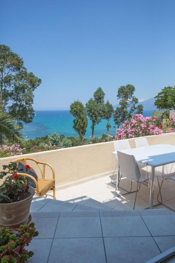 Appartement Terrasse La Citadelle Appartements Saint Florent Exterior foto